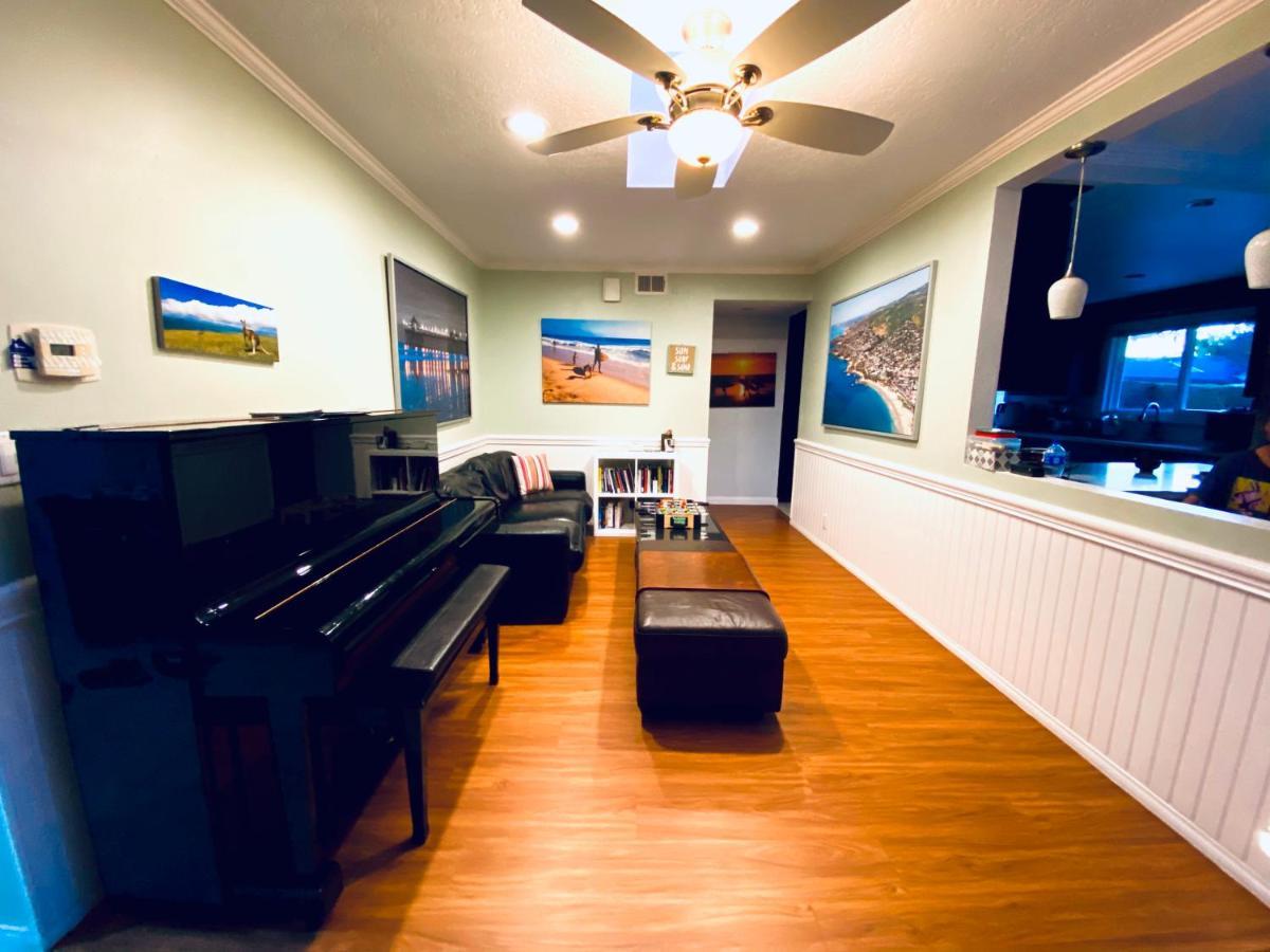 Costa Mesa Homestay - Private Rooms With 2 Shared Baths And Hosts Onsite ภายนอก รูปภาพ