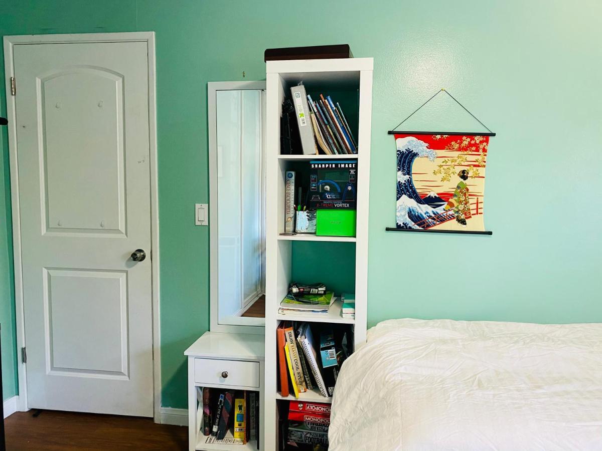Costa Mesa Homestay - Private Rooms With 2 Shared Baths And Hosts Onsite ภายนอก รูปภาพ