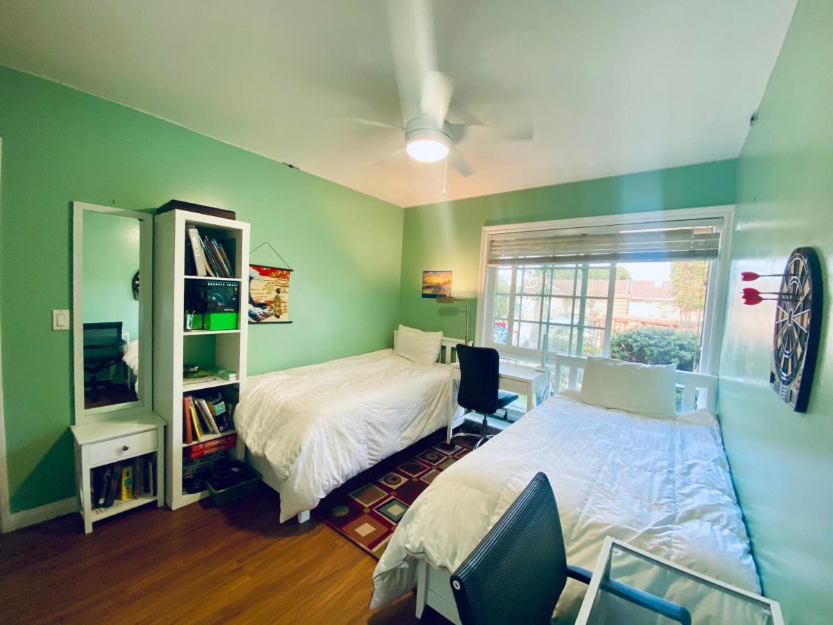 Costa Mesa Homestay - Private Rooms With 2 Shared Baths And Hosts Onsite ภายนอก รูปภาพ