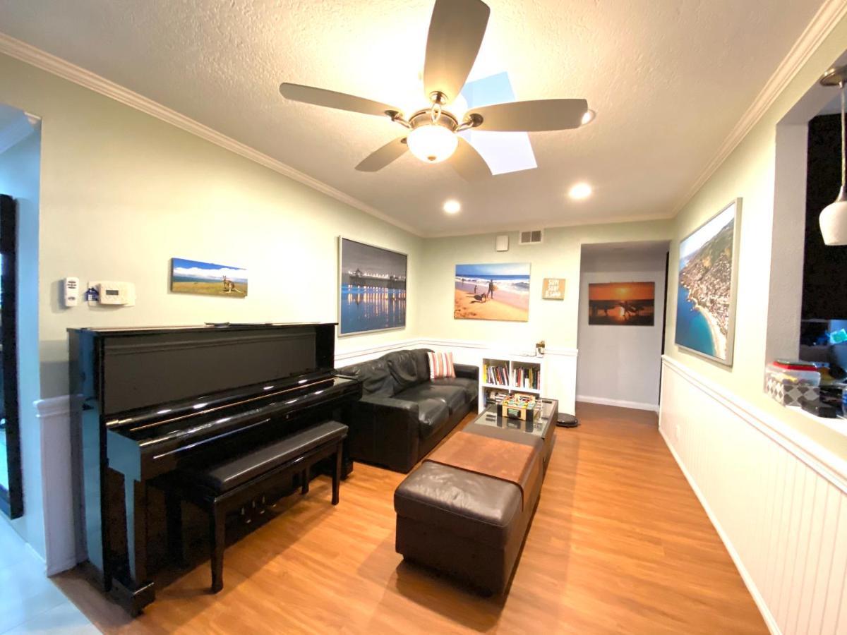 Costa Mesa Homestay - Private Rooms With 2 Shared Baths And Hosts Onsite ภายนอก รูปภาพ